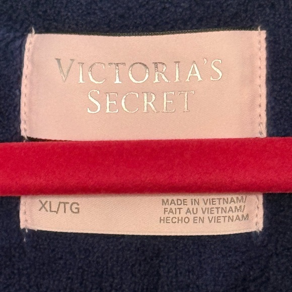 Victoria's Secret Cozy Plush Long Robe NWOT NEW IN PACKAGE - Picture 4 of 7